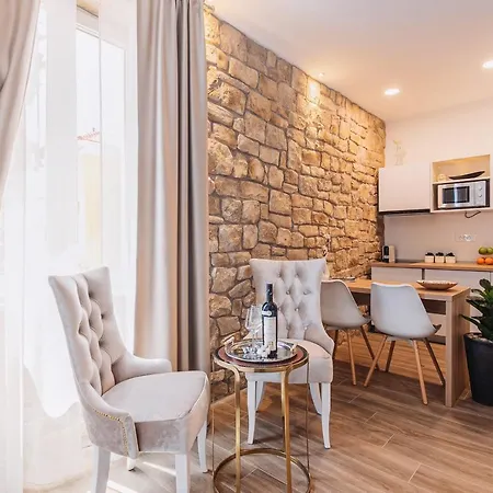 Four Elements Apartment *
